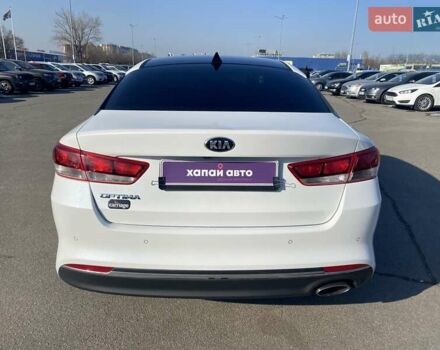 Білий Кіа Оптіма, об'ємом двигуна 2.36 л та пробігом 142 тис. км за 14200 $, фото 5 на Automoto.ua