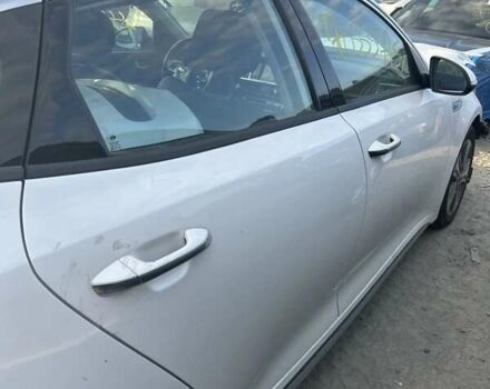 Белый Киа Оптима, объемом двигателя 2 л и пробегом 66 тыс. км за 11500 $, фото 31 на Automoto.ua