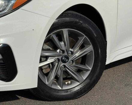 Білий Кіа Оптіма, об'ємом двигуна 2.4 л та пробігом 120 тис. км за 10200 $, фото 5 на Automoto.ua