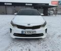 Білий Кіа Оптіма, об'ємом двигуна 2 л та пробігом 190 тис. км за 13800 $, фото 1 на Automoto.ua