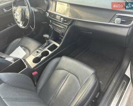 Белый Киа Оптима, объемом двигателя 2 л и пробегом 66 тыс. км за 11500 $, фото 17 на Automoto.ua