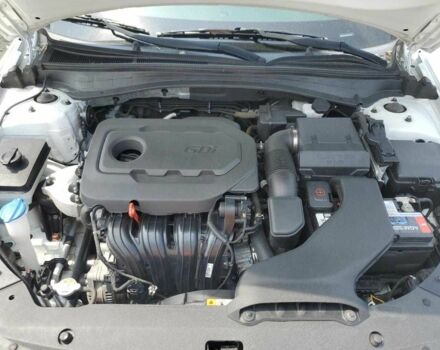 Белый Киа Оптима, объемом двигателя 2.4 л и пробегом 125 тыс. км за 2000 $, фото 10 на Automoto.ua