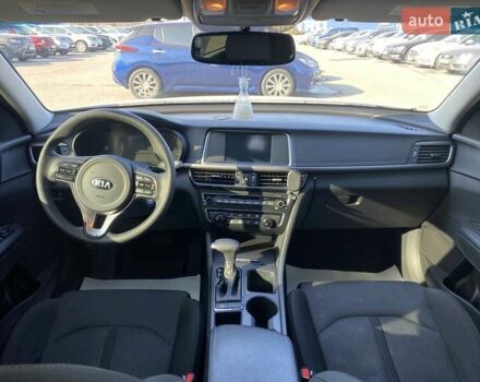 Білий Кіа Оптіма, об'ємом двигуна 2.36 л та пробігом 142 тис. км за 14200 $, фото 15 на Automoto.ua