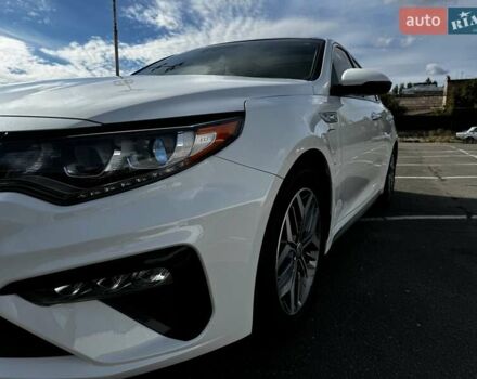 Белый Киа Оптима, объемом двигателя 2 л и пробегом 78 тыс. км за 20900 $, фото 7 на Automoto.ua