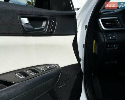 Белый Киа Оптима, объемом двигателя 2 л и пробегом 78 тыс. км за 20900 $, фото 12 на Automoto.ua