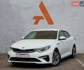Белый Киа Оптима, объемом двигателя 2 л и пробегом 70 тыс. км за 19490 $, фото 1 на Automoto.ua