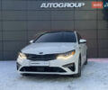 Белый Киа Оптима, объемом двигателя 2 л и пробегом 70 тыс. км за 21800 $, фото 2 на Automoto.ua