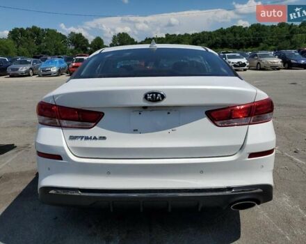 Белый Киа Оптима, объемом двигателя 2.36 л и пробегом 115 тыс. км за 2800 $, фото 5 на Automoto.ua