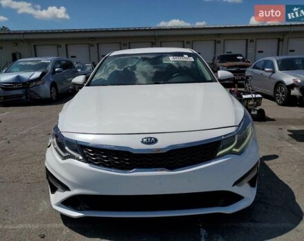 Белый Киа Оптима, объемом двигателя 2.36 л и пробегом 115 тыс. км за 2800 $, фото 4 на Automoto.ua