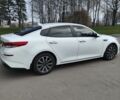 Білий Кіа Оптіма, об'ємом двигуна 1.6 л та пробігом 262 тис. км за 12950 $, фото 7 на Automoto.ua