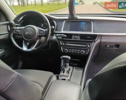 Білий Кіа Оптіма, об'ємом двигуна 1.6 л та пробігом 262 тис. км за 13950 $, фото 21 на Automoto.ua