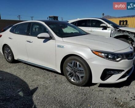 Білий Кіа Оптіма, об'ємом двигуна 2 л та пробігом 54 тис. км за 1900 $, фото 3 на Automoto.ua