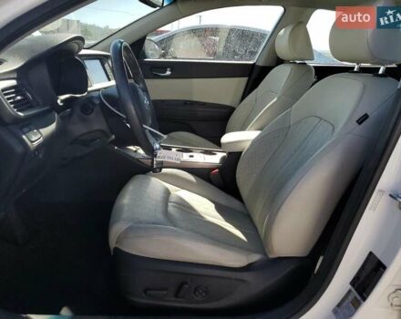 Білий Кіа Оптіма, об'ємом двигуна 2 л та пробігом 54 тис. км за 1900 $, фото 6 на Automoto.ua