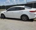 Белый Киа Оптима, объемом двигателя 0 л и пробегом 110 тыс. км за 2000 $, фото 1 на Automoto.ua