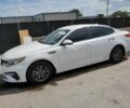 Белый Киа Оптима, объемом двигателя 0 л и пробегом 110 тыс. км за 2000 $, фото 1 на Automoto.ua