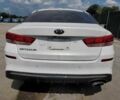 Белый Киа Оптима, объемом двигателя 0 л и пробегом 110 тыс. км за 2000 $, фото 5 на Automoto.ua