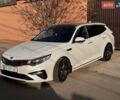 Білий Кіа Оптіма, об'ємом двигуна 1.6 л та пробігом 190 тис. км за 16000 $, фото 5 на Automoto.ua