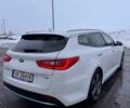 Белый Киа Оптима, объемом двигателя 0 л и пробегом 124 тыс. км за 17200 $, фото 4 на Automoto.ua