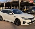 Білий Кіа Оптіма, об'ємом двигуна 1.6 л та пробігом 190 тис. км за 16000 $, фото 1 на Automoto.ua