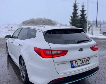 Белый Киа Оптима, объемом двигателя 0 л и пробегом 124 тыс. км за 17200 $, фото 3 на Automoto.ua