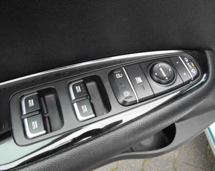 Білий Кіа Оптіма, об'ємом двигуна 0 л та пробігом 158 тис. км за 9999 $, фото 9 на Automoto.ua