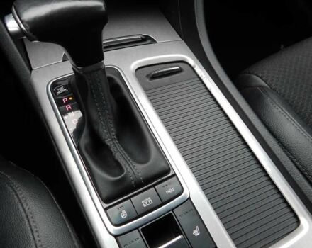 Білий Кіа Оптіма, об'ємом двигуна 0 л та пробігом 158 тис. км за 9999 $, фото 20 на Automoto.ua