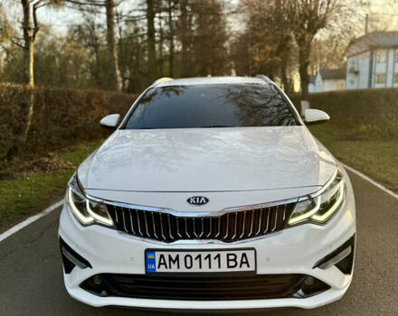 Белый Киа Оптима, объемом двигателя 1.6 л и пробегом 195 тыс. км за 15555 $, фото 7 на Automoto.ua