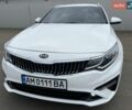 Білий Кіа Оптіма, об'ємом двигуна 1.6 л та пробігом 208 тис. км за 15300 $, фото 1 на Automoto.ua