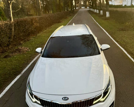 Белый Киа Оптима, объемом двигателя 1.6 л и пробегом 195 тыс. км за 15555 $, фото 8 на Automoto.ua