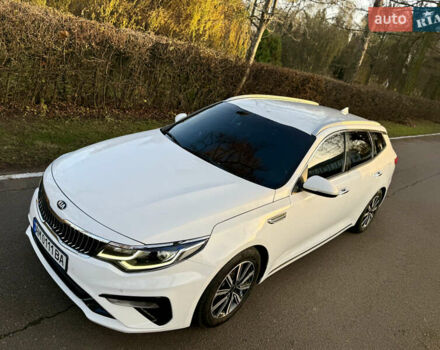 Белый Киа Оптима, объемом двигателя 1.6 л и пробегом 190 тыс. км за 16500 $, фото 9 на Automoto.ua