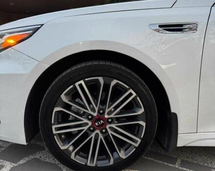 Белый Киа Оптима, объемом двигателя 1.6 л и пробегом 35 тыс. км за 8800 $, фото 3 на Automoto.ua