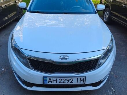Белый Киа Оптима, объемом двигателя 2 л и пробегом 333 тыс. км за 8500 $, фото 1 на Automoto.ua