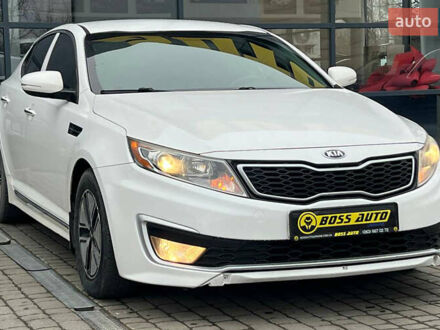 Білий Кіа Оптіма, об'ємом двигуна 2.36 л та пробігом 270 тис. км за 10000 $, фото 1 на Automoto.ua