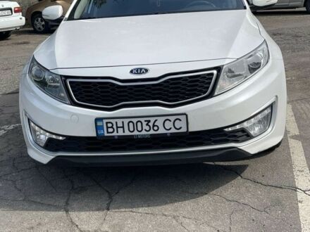Білий Кіа Оптіма, об'ємом двигуна 2 л та пробігом 227 тис. км за 10000 $, фото 1 на Automoto.ua