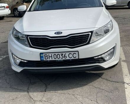 Білий Кіа Оптіма, об'ємом двигуна 2 л та пробігом 227 тис. км за 10000 $, фото 1 на Automoto.ua