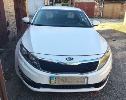 Білий Кіа Оптіма, об'ємом двигуна 2 л та пробігом 167 тис. км за 9500 $, фото 1 на Automoto.ua