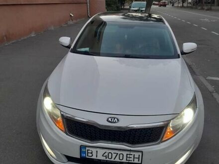 Киа Оптима 2012 в Киеве на Automoto.ua Белый Киа Оптима, объемом двигателя 2.36 л и пробегом 290 тыс. км за 7200 $, фото 1 на Automoto.ua