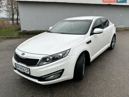 Білий Кіа Оптіма, об'ємом двигуна 2 л та пробігом 254 тис. км за 9999 $, фото 1 на Automoto.ua