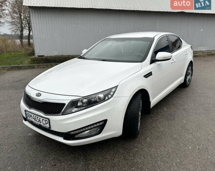 Білий Кіа Оптіма, об'ємом двигуна 2 л та пробігом 254 тис. км за 9999 $, фото 1 на Automoto.ua