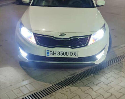 Білий Кіа Оптіма, об'ємом двигуна 2.36 л та пробігом 261 тис. км за 9500 $, фото 1 на Automoto.ua