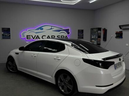 Белый Киа Оптима, объемом двигателя 2 л и пробегом 260 тыс. км за 8500 $, фото 1 на Automoto.ua