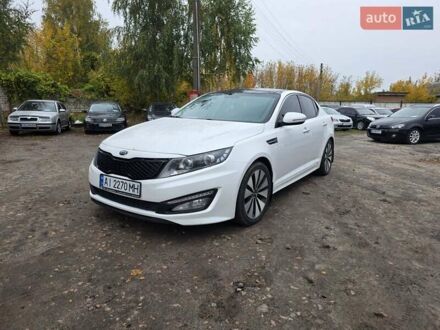 Киа Оптима 2013 в Шостке на Automoto.ua Белый Киа Оптима, объемом двигателя 2.36 л и пробегом 207 тыс. км за 8900 $, фото 1 на Automoto.ua