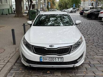 Киа Оптима 2013 в Одессе на Automoto.ua Белый Киа Оптима, объемом двигателя 2.36 л и пробегом 101 тыс. км за 10000 $, фото 1 на Automoto.ua