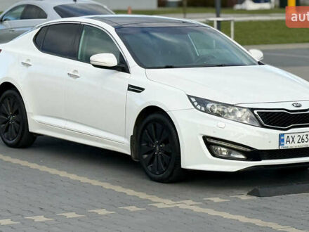 Білий Кіа Оптіма, об'ємом двигуна 2.36 л та пробігом 151 тис. км за 12000 $, фото 1 на Automoto.ua