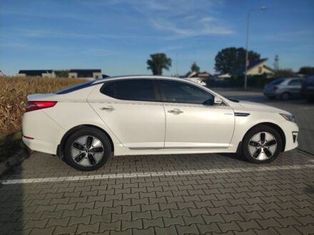 Білий Кіа Оптіма, об'ємом двигуна 2.4 л та пробігом 142 тис. км за 10511 $, фото 1 на Automoto.ua