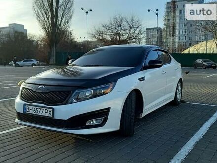 Киа Оптима 2014 в Одессе на Automoto.ua Белый Киа Оптима, объемом двигателя 2.4 л и пробегом 171 тыс. км за 10000 $, фото 1 на Automoto.ua