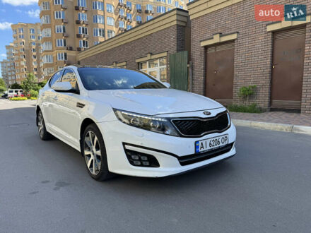 Киа Оптима 2014 в Киеве на Automoto.ua Белый Киа Оптима, объемом двигателя 2.36 л и пробегом 205 тыс. км за 11500 $, фото 1 на Automoto.ua