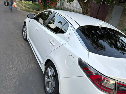 Белый Киа Оптима, объемом двигателя 2.36 л и пробегом 175 тыс. км за 10500 $, фото 1 на Automoto.ua