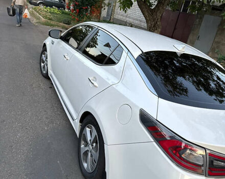 Белый Киа Оптима, объемом двигателя 2.36 л и пробегом 175 тыс. км за 10500 $, фото 1 на Automoto.ua