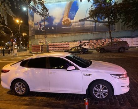 Білий Кіа Оптіма, об'ємом двигуна 2 л та пробігом 267 тис. км за 11200 $, фото 1 на Automoto.ua